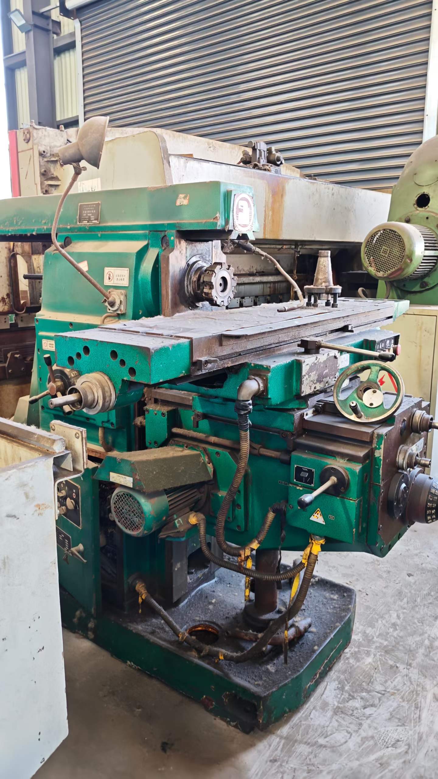 新到一台齐齐哈尔产6132铣床，成色绝佳闭眼入系列，需要来聊