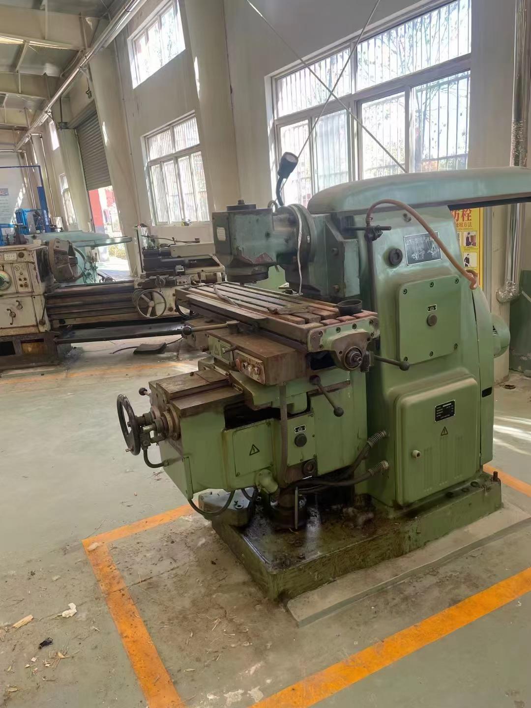 新到一台北京产6132铣床，成色绝佳闭眼入系列，需要来聊