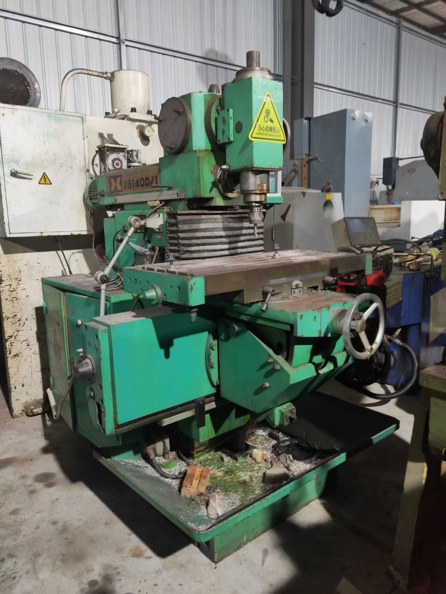 新到一台青海产8140工具铣床，带数显成色绝佳闭眼入系列，需要来聊