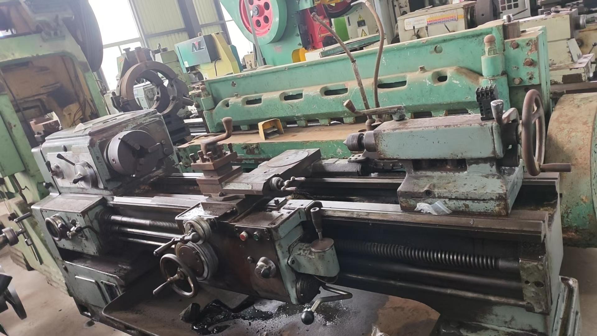 腾库房处理一台沈阳产6140一米半车床，几千块钱带回家，要的从速