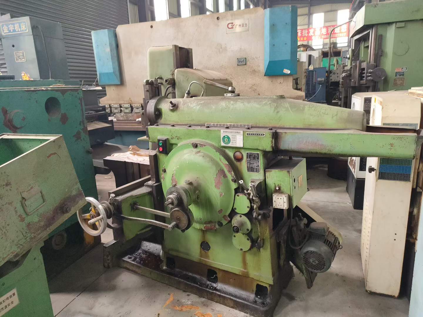 新到一台江苏新华产6065牛头刨床，机器状况非常好价格美丽，需要来聊哈