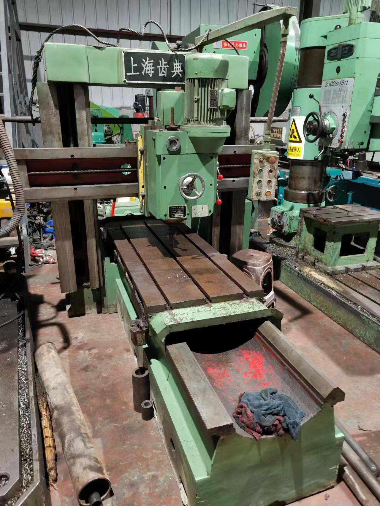 新到一台齿典小龙门铣床，导轨嘎嘎新，价格美丽，需要来聊