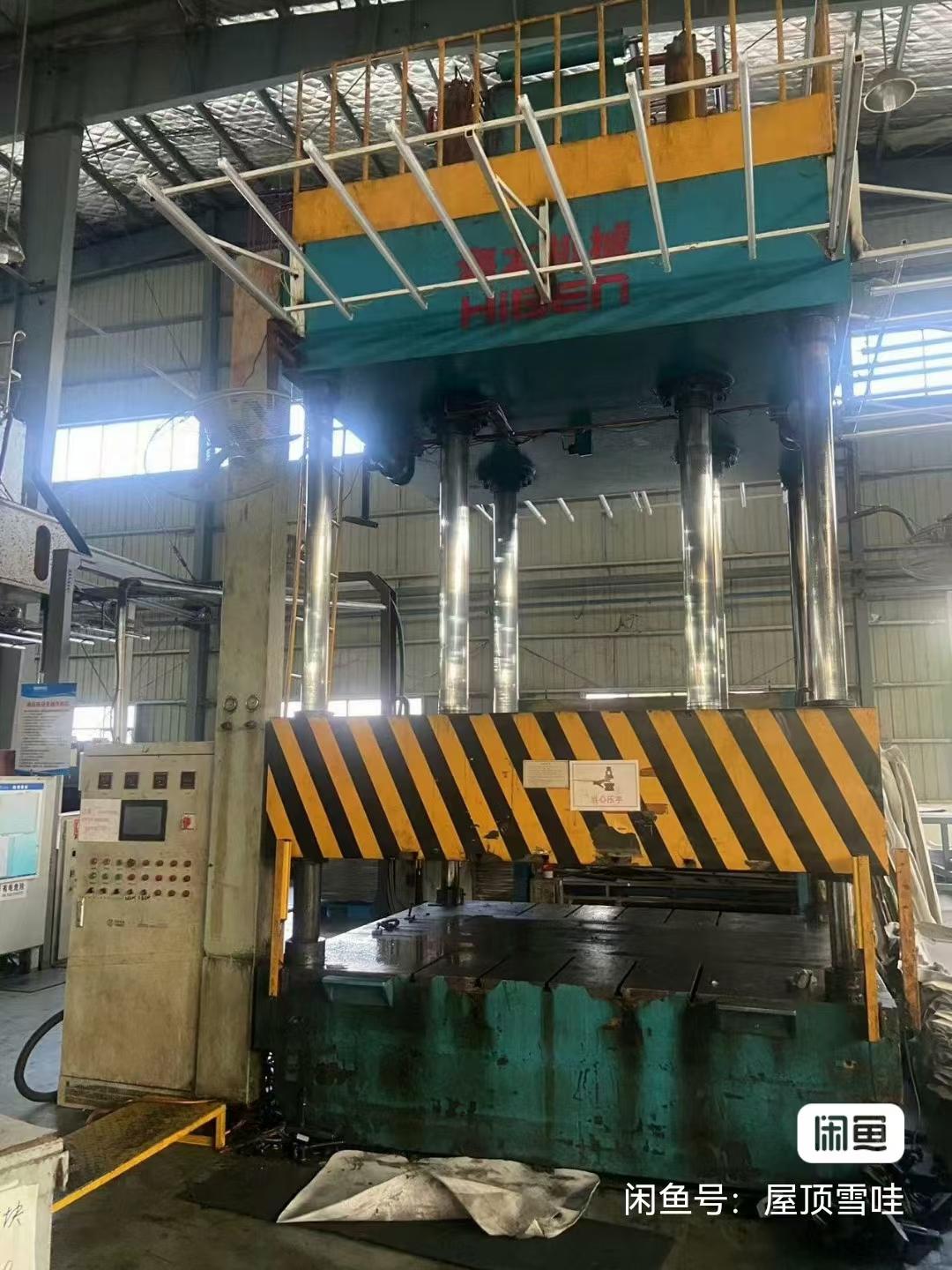 新到一台大台面200吨四柱液压机，工作台尺寸2400*2600，给钱就卖便宜处理