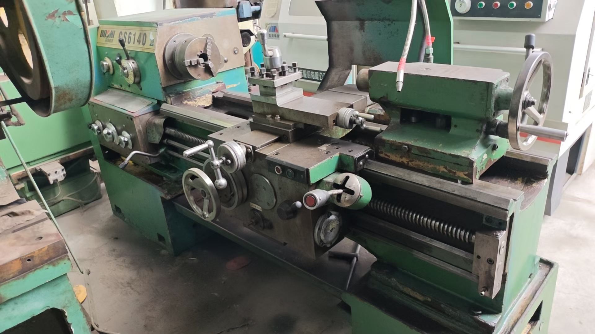 新到一台宝鸡产6140一米小车床，机器状况非常好价格美丽，需要的朋友私聊吧
