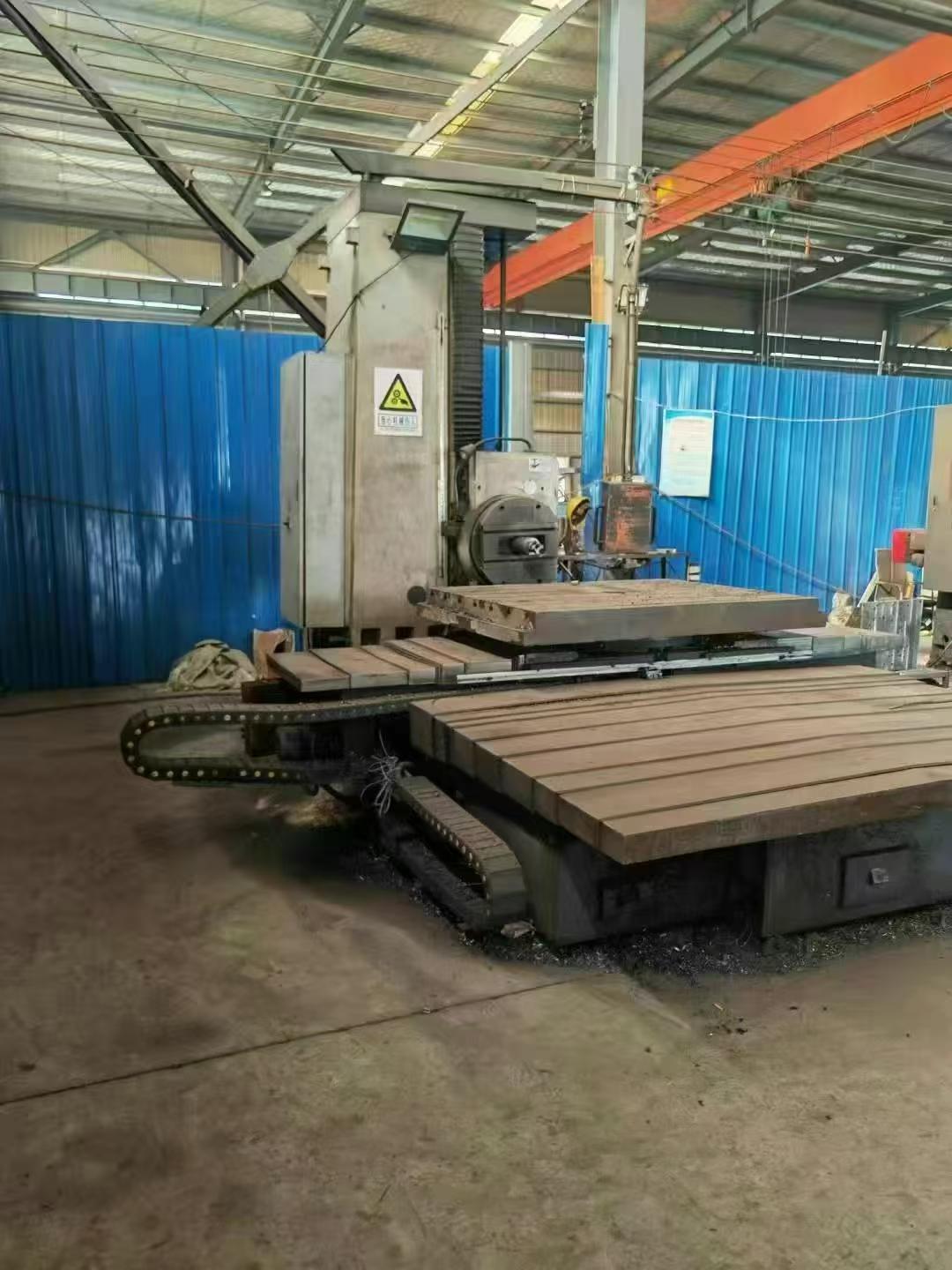 T611镗床行程高度1.8米，横向行程2米，设备状况相当好，低价出售