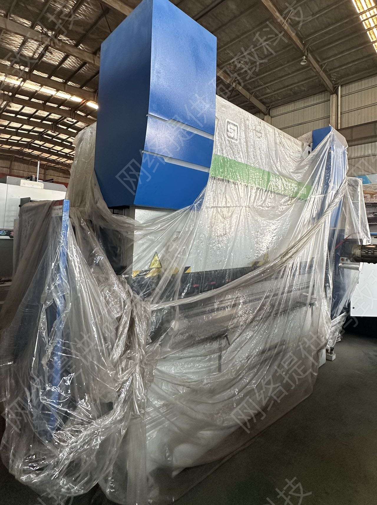 上海新力WF67K‑250T/3200数控折弯机